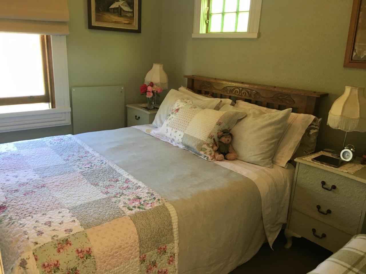 Laurel Bank House Hotel ควีนส์ทาวน์ ภายนอก รูปภาพ